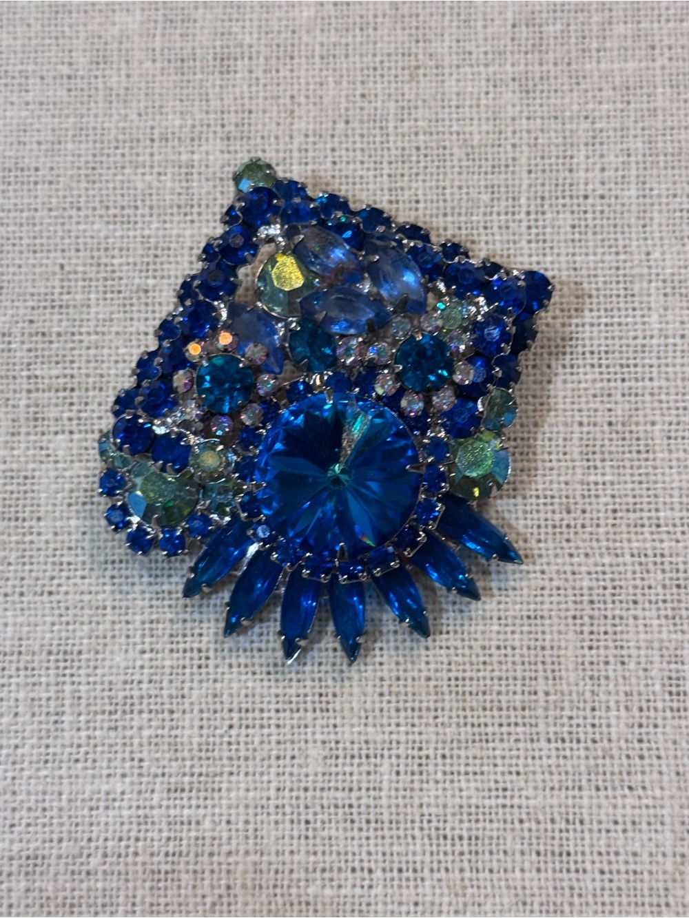 Vintage Juliana Rhinestone Rivoli Brooch Blue Green Aurora Borealis Florets
